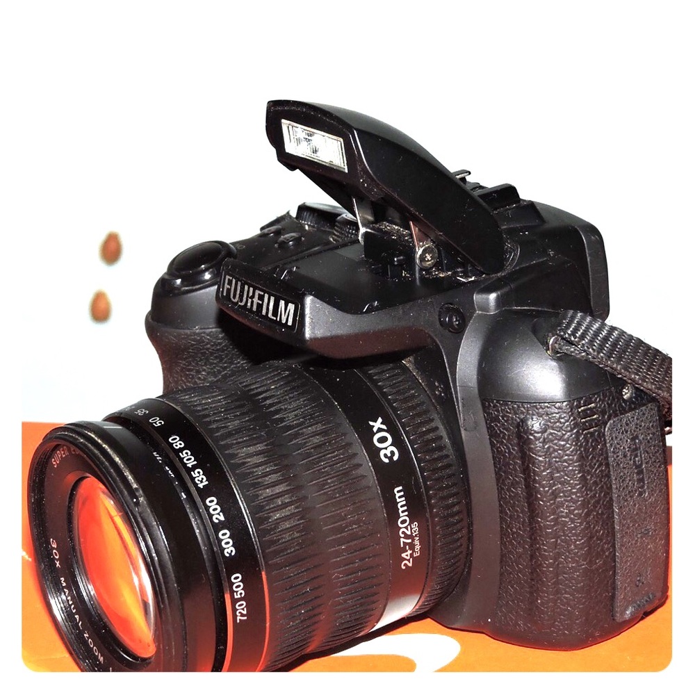 Fujifilm Finepix HS 30EXR Camera